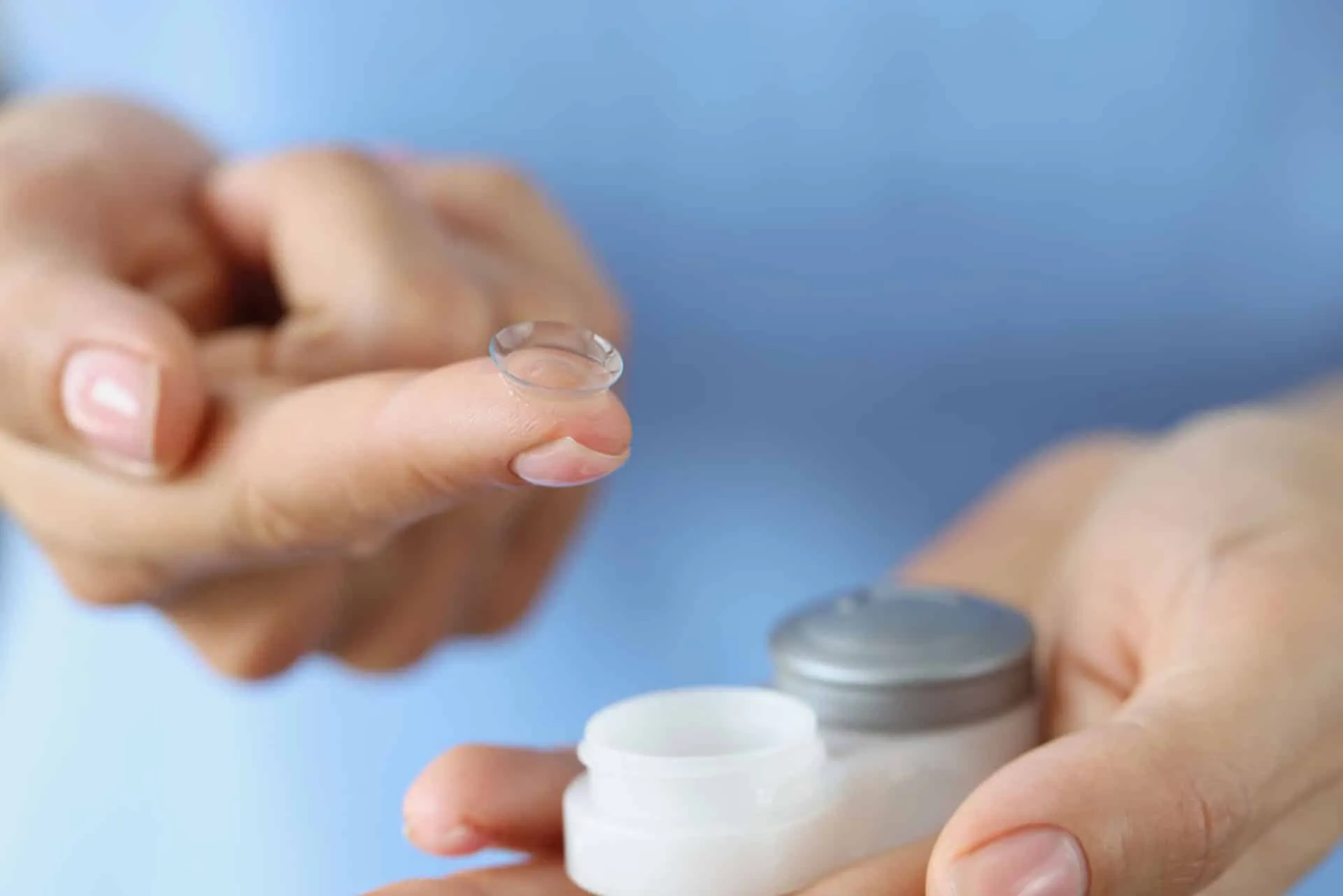 Lentilles de contact souples et rigides disponibles chez Optique Queuleu à Metz